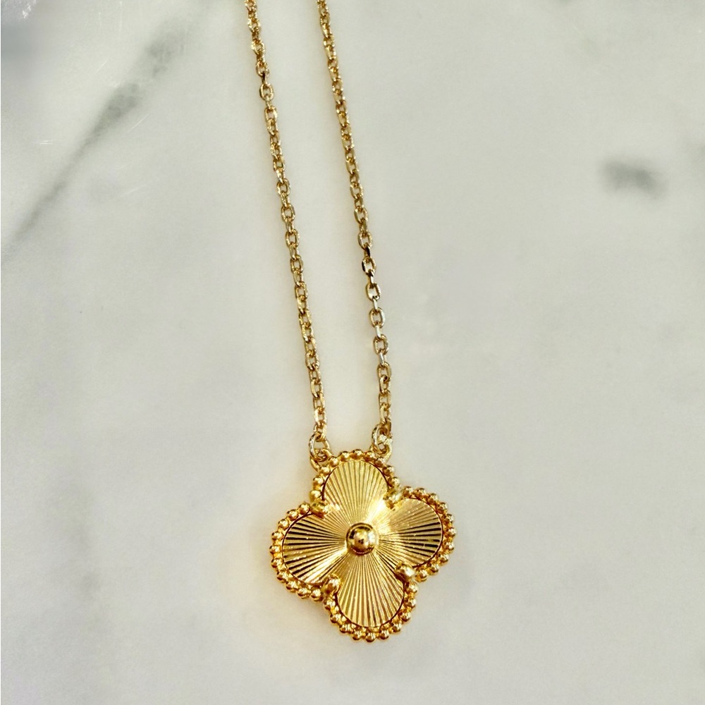 Elegant Gold Plated Clover Pendant Necklace Adjustable 16-18" - Picture 3 of 5
